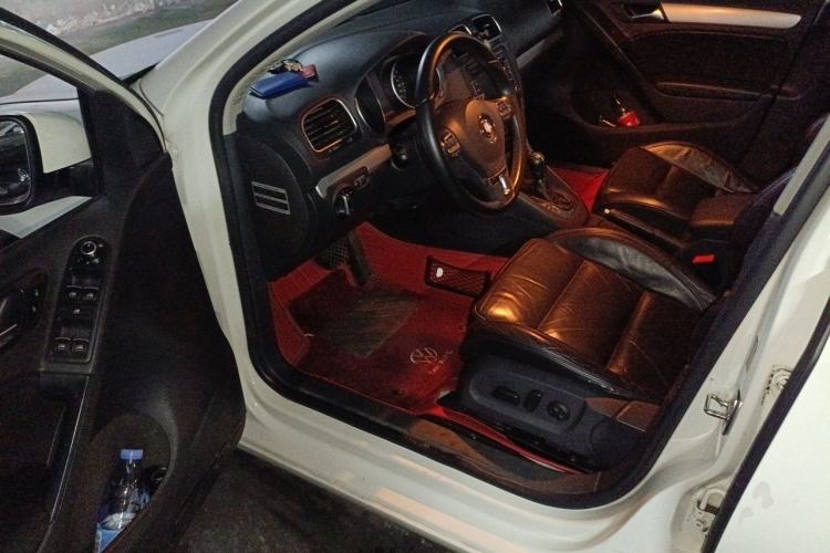 Used Volkswagen Golf 2011 1.4 TSI Automatic Luxury Edition Driver Seat
