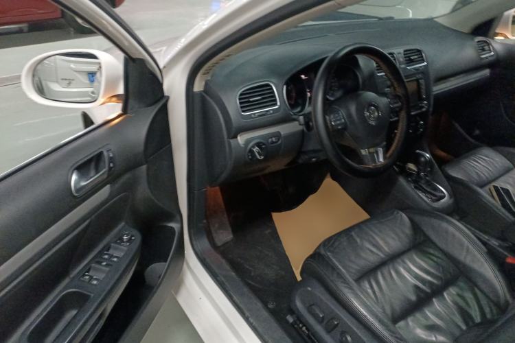 Used Volkswagen Golf 2011 1.4 TSI Luxury Touring Edition Driver Seat