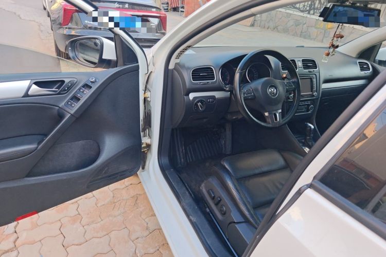 Used Volkswagen Golf 2011 1.4 TSI Automatic Luxury Edition Driver Seat