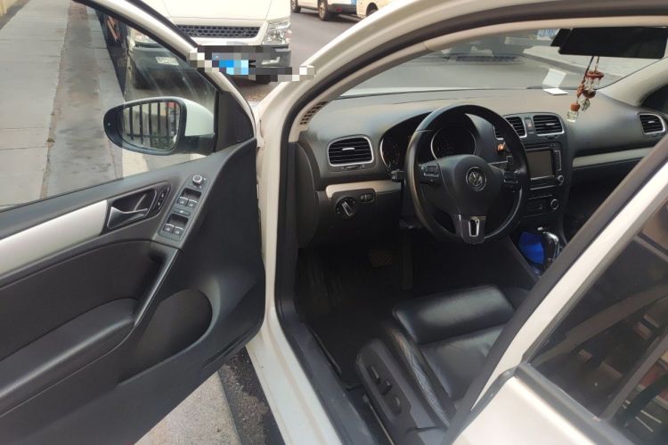 Used Volkswagen Golf 2011 1.4 TSI Automatic Luxury Edition Driver Seat