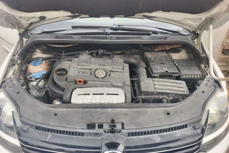 Used Volkswagen Golf 2011 1.4TSI Cross Golf Engine Bay