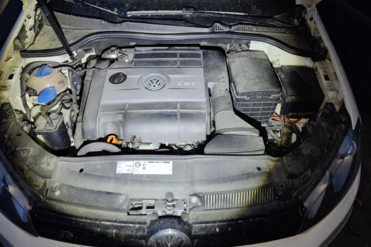 Used Volkswagen Golf 2011 2.0 TSI R Engine Bay