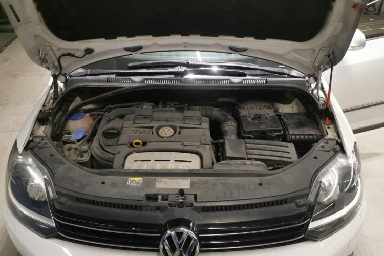 Used Volkswagen Golf 2011 1.4TSI Cross Golf Engine Bay