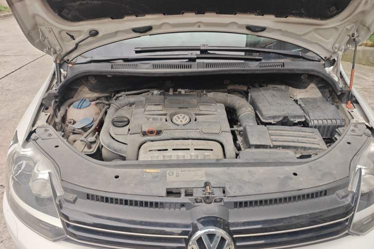 Used Volkswagen Golf 2011 1.4TSI Cross Golf Engine Bay
