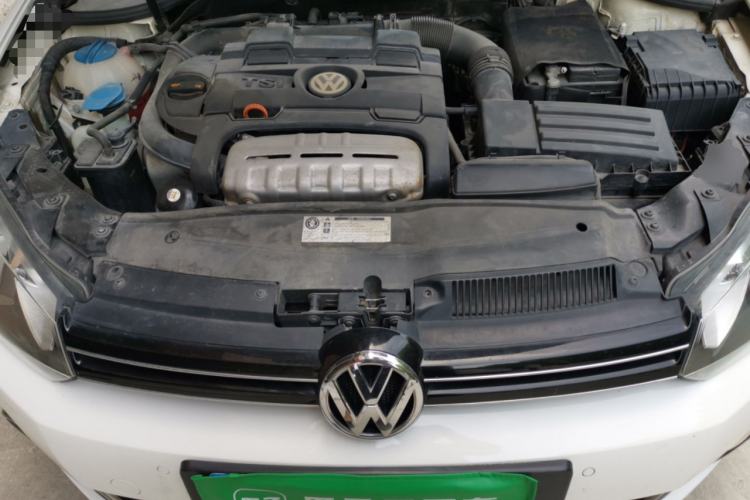 Used Volkswagen Golf  Engine Bay