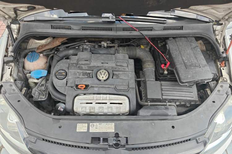 Used Volkswagen Golf 2011 1.4TSI Cross Golf Engine Bay