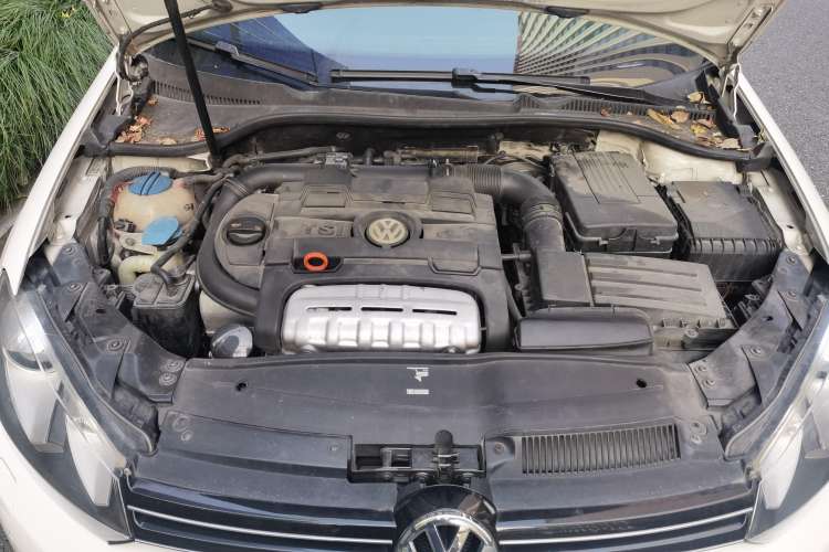 Used Volkswagen Golf 2011 1.4 TSI Luxury Touring Edition Engine Bay