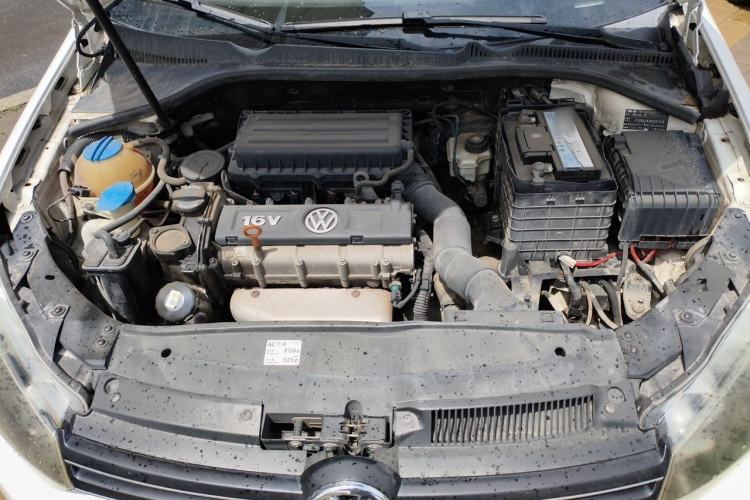 Used Volkswagen Golf 2011 1.6 Automatic Luxury Edition Engine Bay