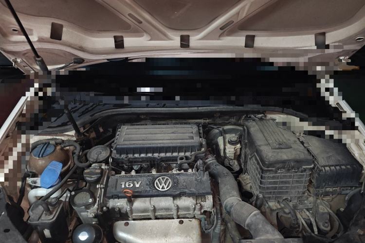 Used Volkswagen Golf 2011 1.6 Manual Fashion Edition Engine Bay