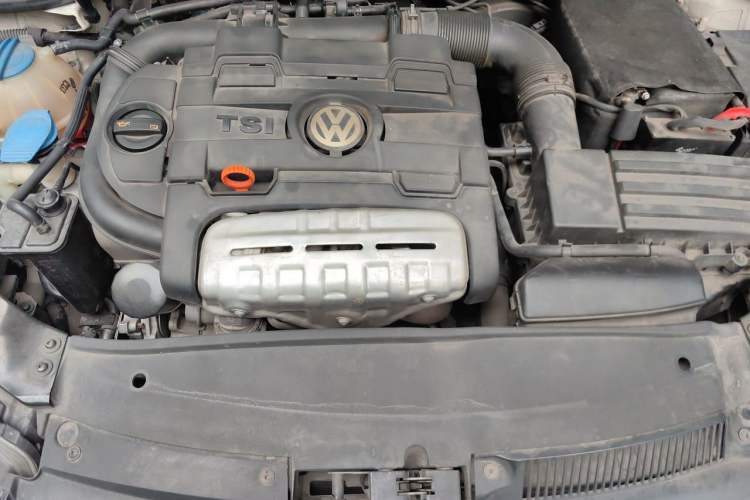 Used Volkswagen Golf 2011 1.4 TSI Comfort Travel Edition Engine Bay