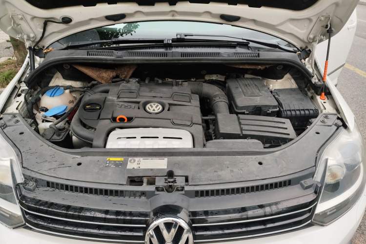 Used Volkswagen Golf 2011 1.4TSI Cross Golf Engine Bay