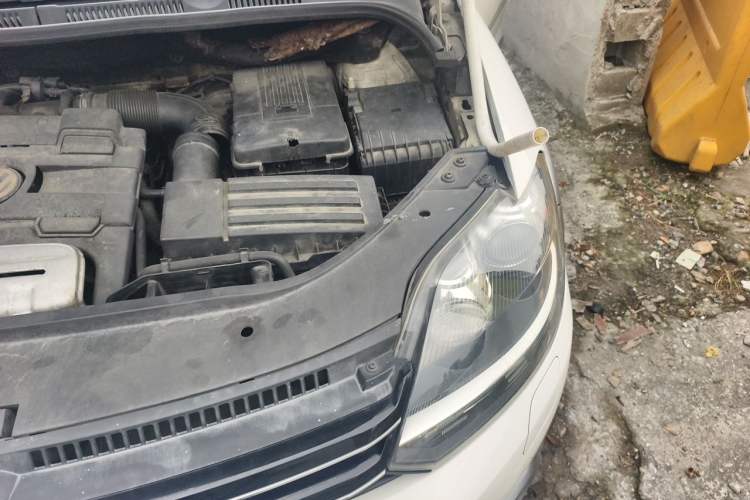 Used Volkswagen Golf 2011 1.4TSI Cross Golf Engine Bay Left
