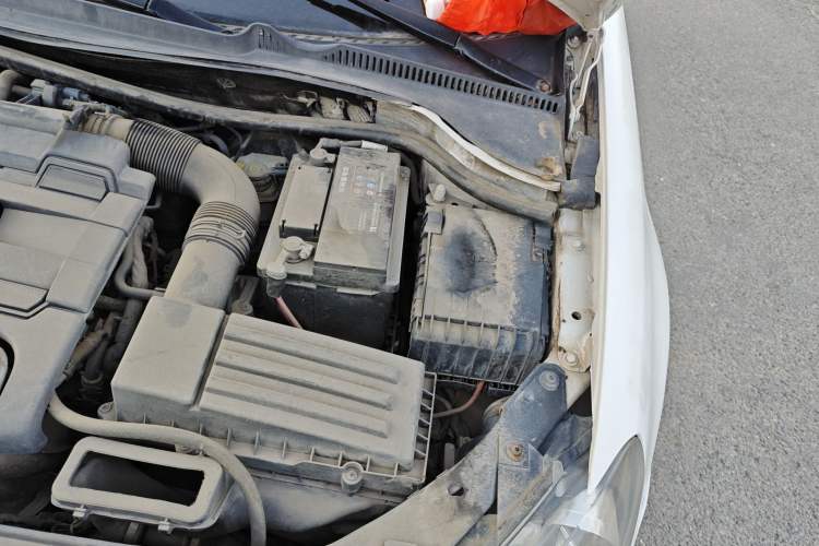 Used Volkswagen Golf 2011 1.4 TSI Comfort Travel Edition Engine Bay Left
