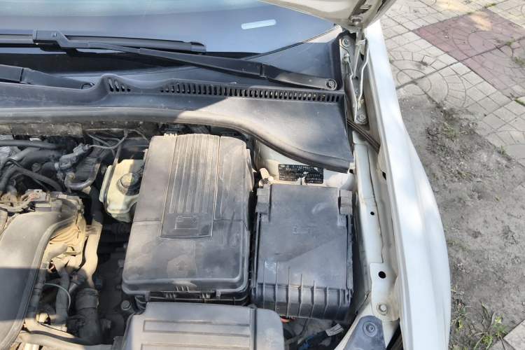 Used Volkswagen Golf 2011 1.4 TSI Automatic Comfort Model Engine Bay Left