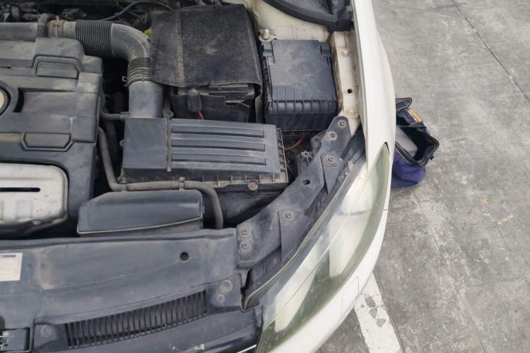 Used Volkswagen Golf 2011 1.4 TSI Luxury Touring Edition Engine Bay Left