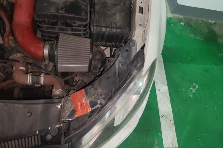 Used Volkswagen Golf 2011 2.0 TSI R Engine Bay Left