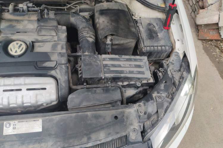 Used Volkswagen Golf 2011 1.4 TSI Luxury Touring Edition Engine Bay Left