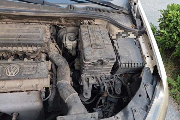 Used Volkswagen Golf 2011 1.6 Manual Fashion Edition Engine Bay Left