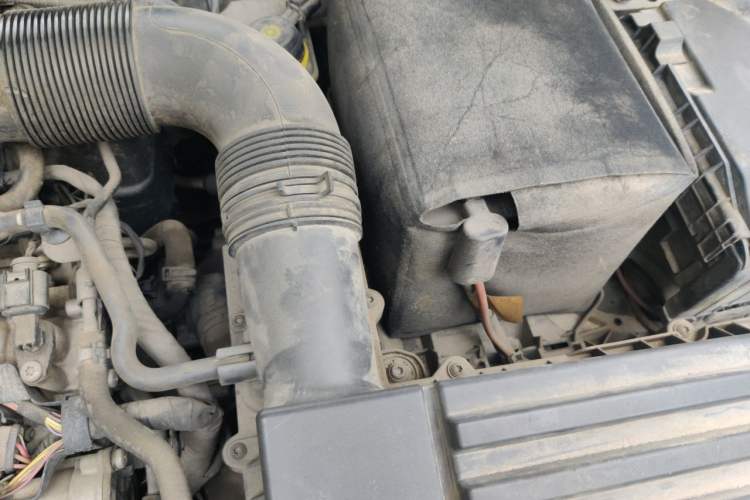 Used Volkswagen Golf 2011 1.4 TSI Comfort Travel Edition Engine Bay Left