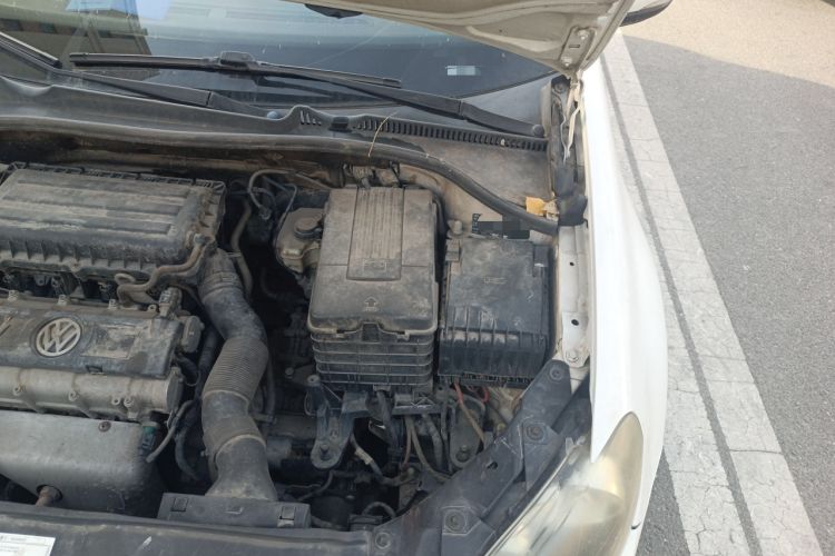 Used Volkswagen Golf 2011 1.6L Automatic Fashion Edition Engine Bay Left