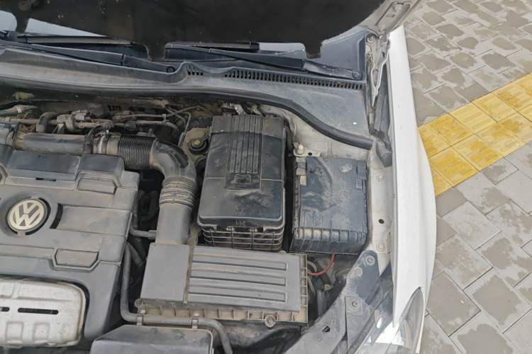 Used Volkswagen Golf 2011 1.4 TSI Comfort Travel Edition Engine Bay Left