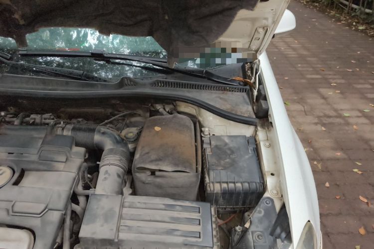 Used Volkswagen Golf 2011 1.4 TSI Luxury Touring Edition Engine Bay Left