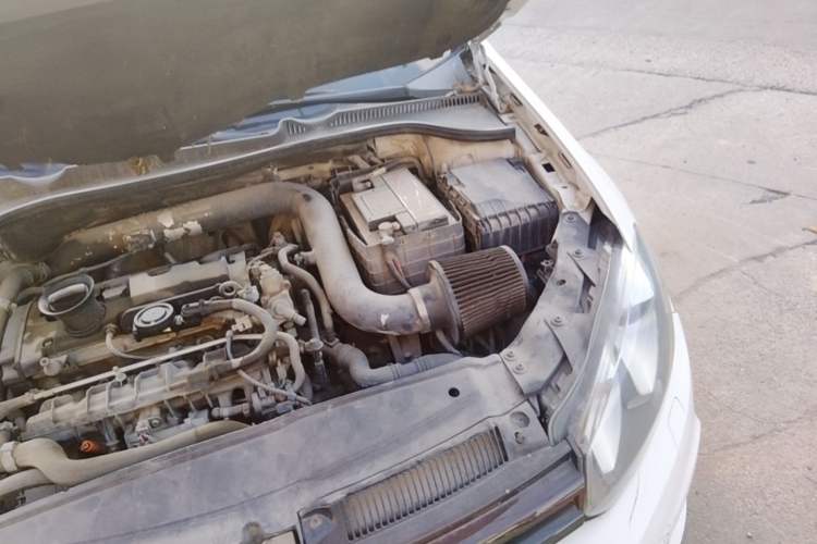 Used Volkswagen Golf 2011 2.0 TSI R Engine Bay Left