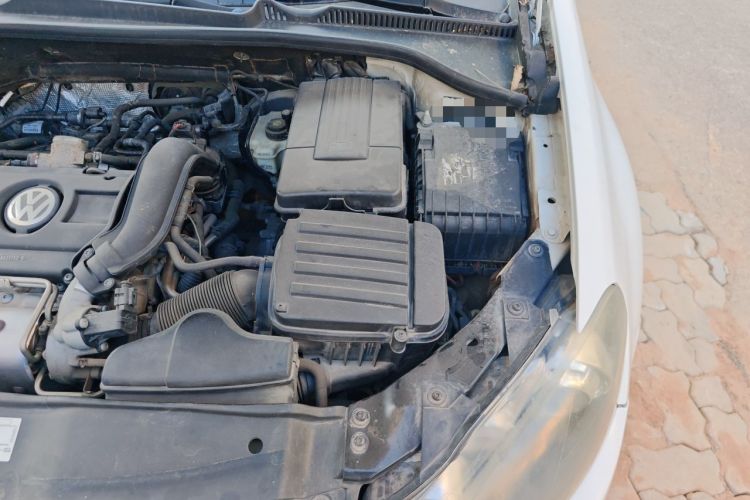 Used Volkswagen Golf 2011 1.4 TSI Automatic Luxury Edition Engine Bay Left