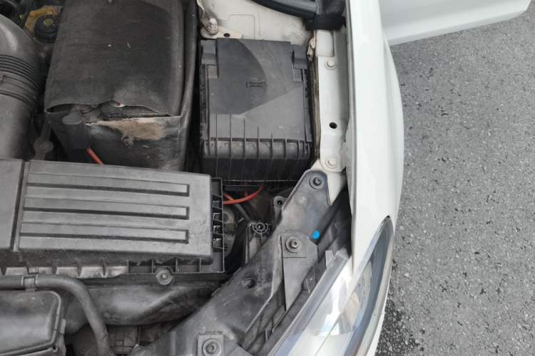Used Volkswagen Golf 2011 1.4 TSI Luxury Touring Edition Engine Bay Left