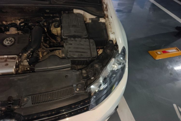 Used Volkswagen Golf 2011 1.4 TSI Automatic Comfort Model Engine Bay Left