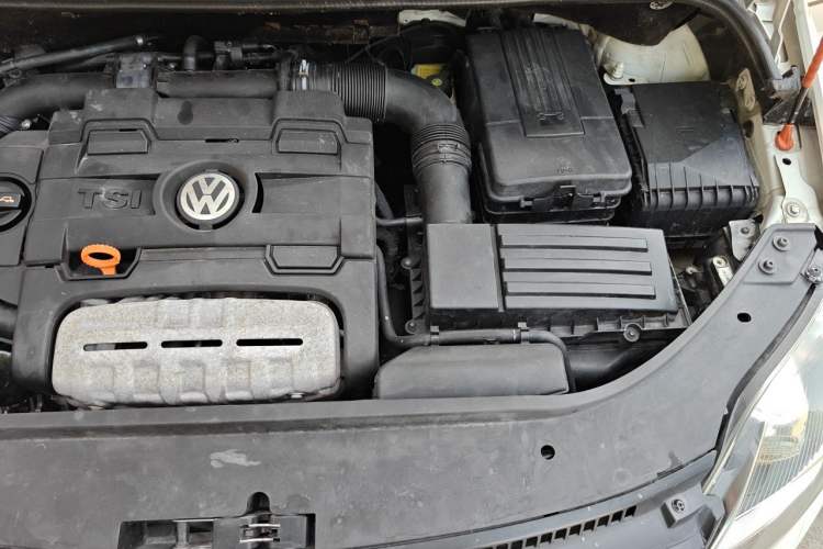 Used Volkswagen Golf 2011 1.4TSI Cross Golf Engine Bay Left