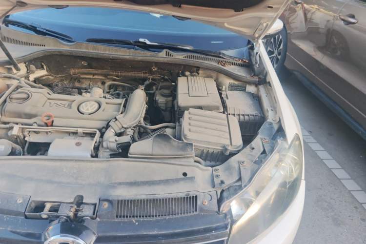 Used Volkswagen Golf 2011 1.4 TSI Automatic Luxury Edition Engine Bay Left