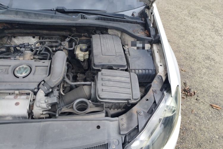 Used Volkswagen Golf 2011 1.4 TSI Automatic Comfort Model Engine Bay Left