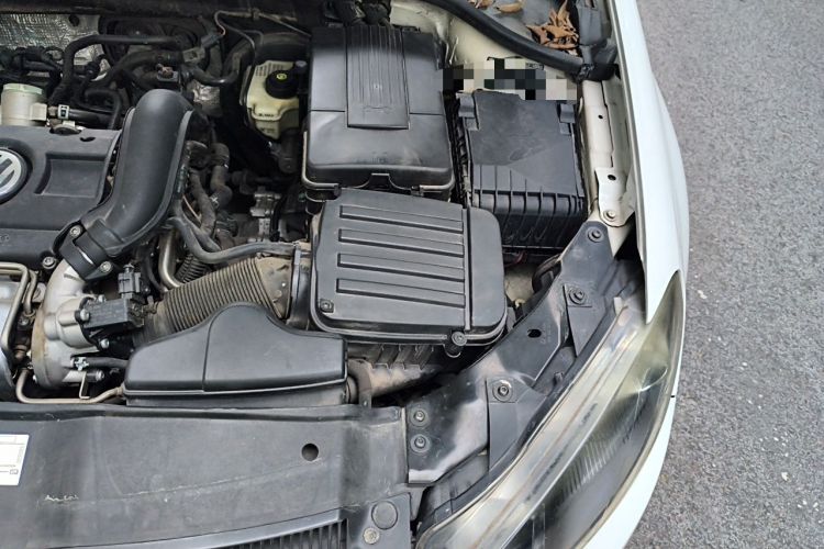 Used Volkswagen Golf 2011 1.4 TSI Automatic Comfort Model Engine Bay Left