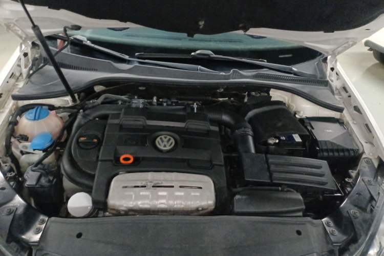 Used Volkswagen Golf 2011 1.4 TSI Luxury Touring Edition Engine Bay