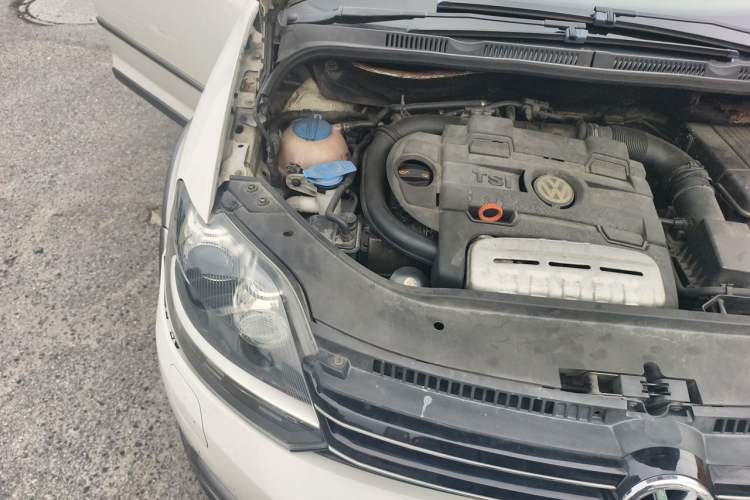 Used Volkswagen Golf 2011 1.4TSI Cross Golf Engine Bay Right