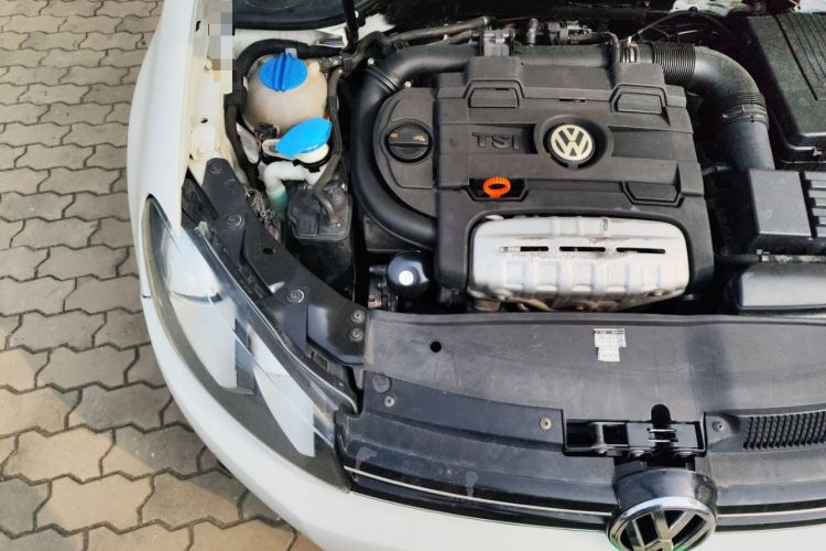 Used Volkswagen Golf 2011 1.4 TSI Comfort Travel Edition Engine Bay Right