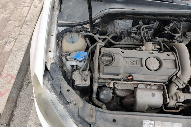 Used Volkswagen Golf 2011 1.4 TSI Automatic Comfort Model Engine Bay Right