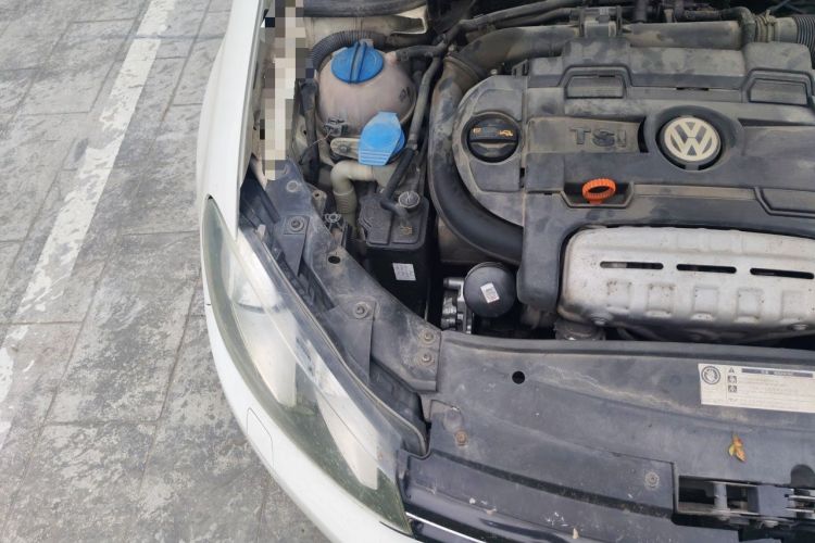 Used Volkswagen Golf 2011 1.4 TSI Luxury Touring Edition Engine Bay Right
