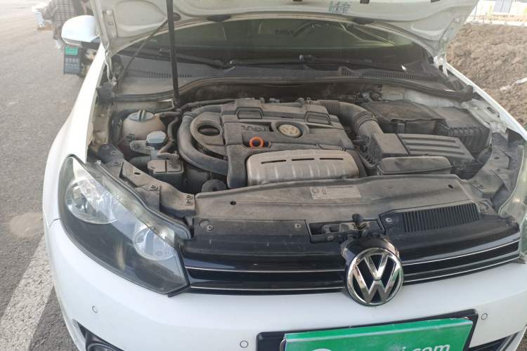 Used Volkswagen Golf 2011 1.4 TSI Comfort Travel Edition Engine Bay Right