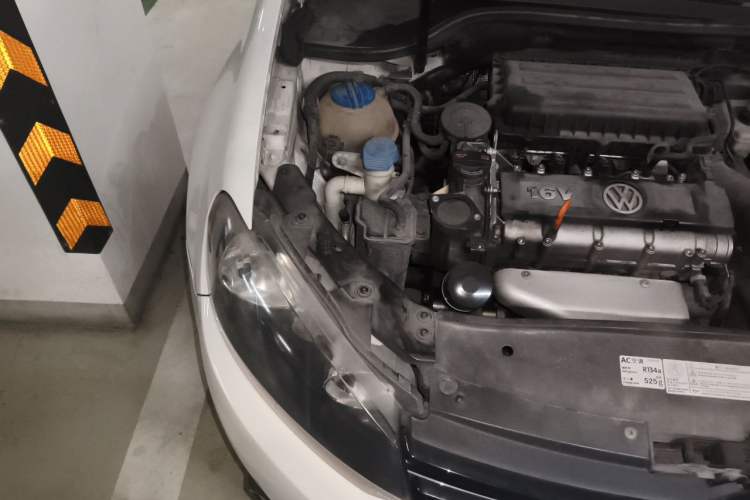 Used Volkswagen Golf 2011 1.6L Automatic Comfort Model Engine Bay Right