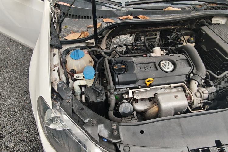 Used Volkswagen Golf 2011 1.4 TSI Automatic Comfort Model Engine Bay Right
