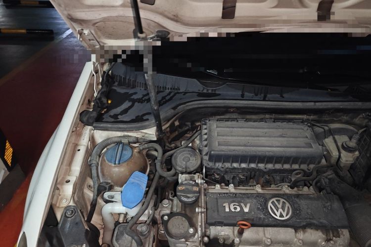 Used Volkswagen Golf 2011 1.6 Manual Fashion Edition Engine Bay Right