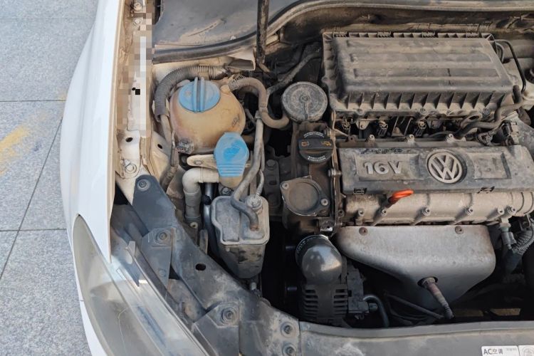 Used Volkswagen Golf 2011 1.6 Manual Fashion Edition Engine Bay Right