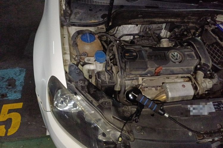 Used Volkswagen Golf 2011 1.4 TSI Automatic Luxury Edition Engine Bay Right