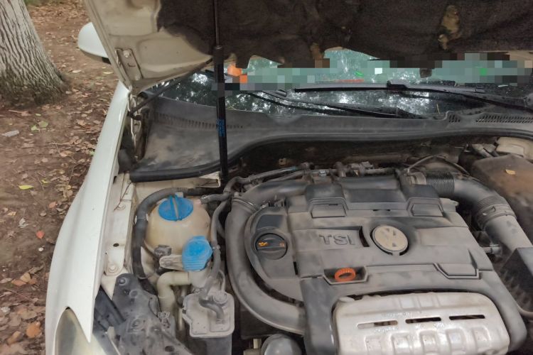 Used Volkswagen Golf 2011 1.4 TSI Luxury Touring Edition Engine Bay Right