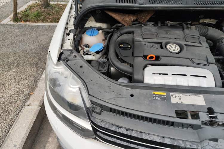 Used Volkswagen Golf 2011 1.4TSI Cross Golf Engine Bay Right