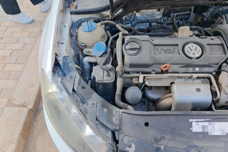 Used Volkswagen Golf 2011 1.4 TSI Automatic Luxury Edition Engine Bay Right