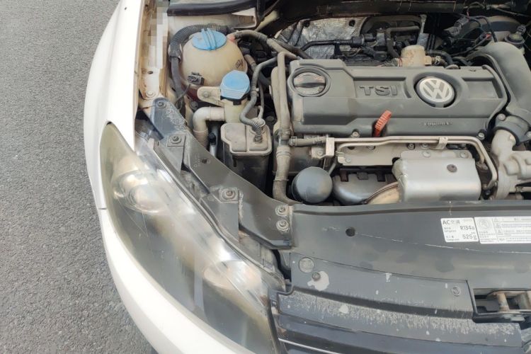 Used Volkswagen Golf 2011 1.4 TSI Automatic Luxury Edition Engine Bay Right