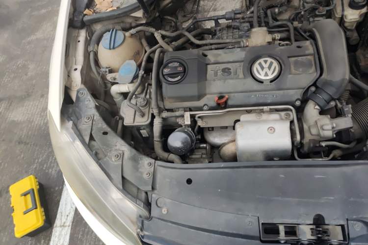 Used Volkswagen Golf 2011 1.4 TSI Automatic Comfort Model Engine Bay Right
